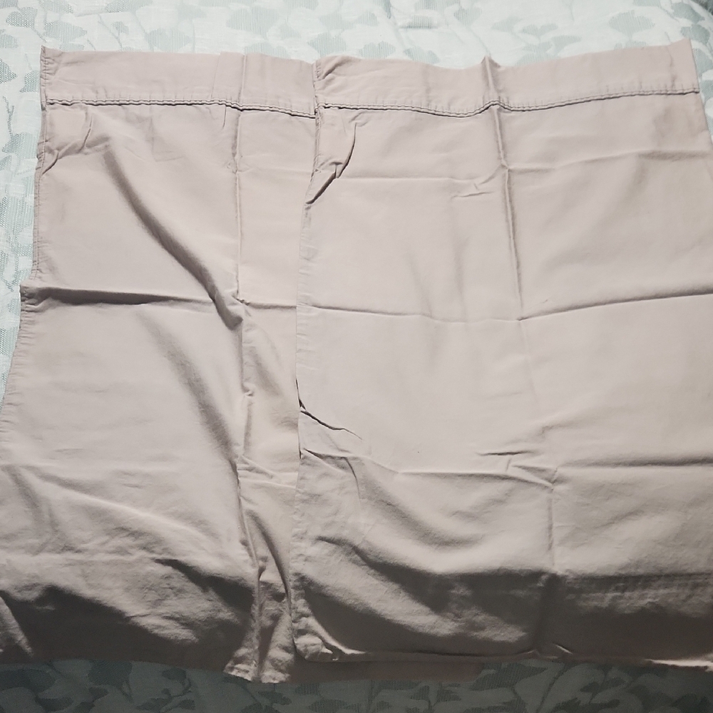 Grey‎ Pillowcases (2)